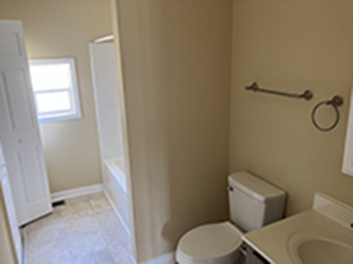 SERCAP - ARS House Listing - Nottoway County - Bathroom Photo
